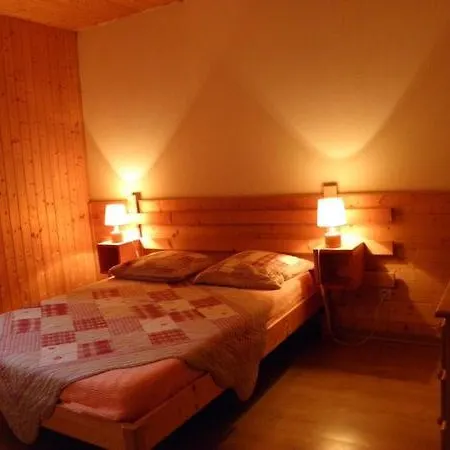 Apartman Les Eterlous *
